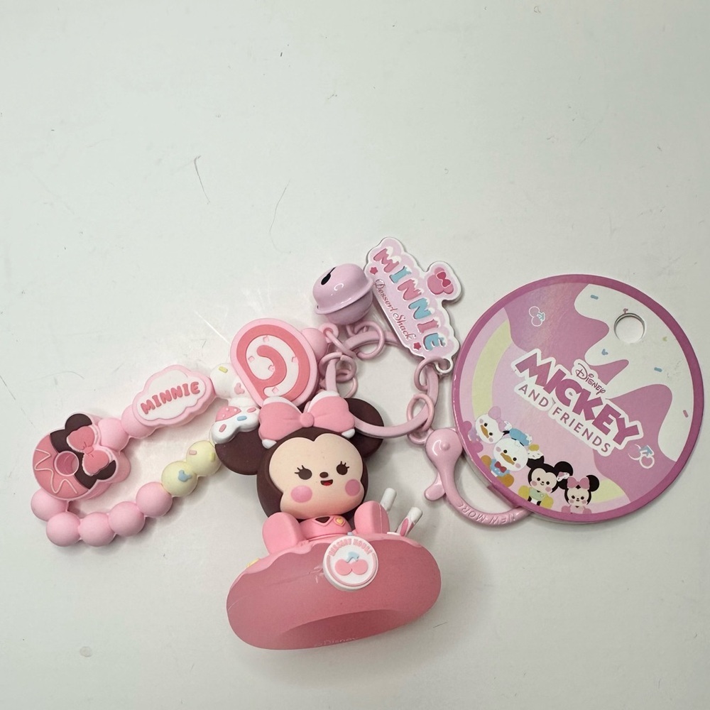 Disney Minnie Mouse Dessert Keychain – Minnie and Friends (Pink Cupcake Design)